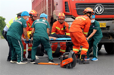 玉龙沛县道路救援